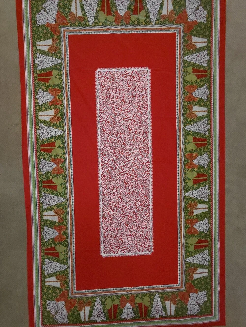CHRISTMAS TABLECLOTH